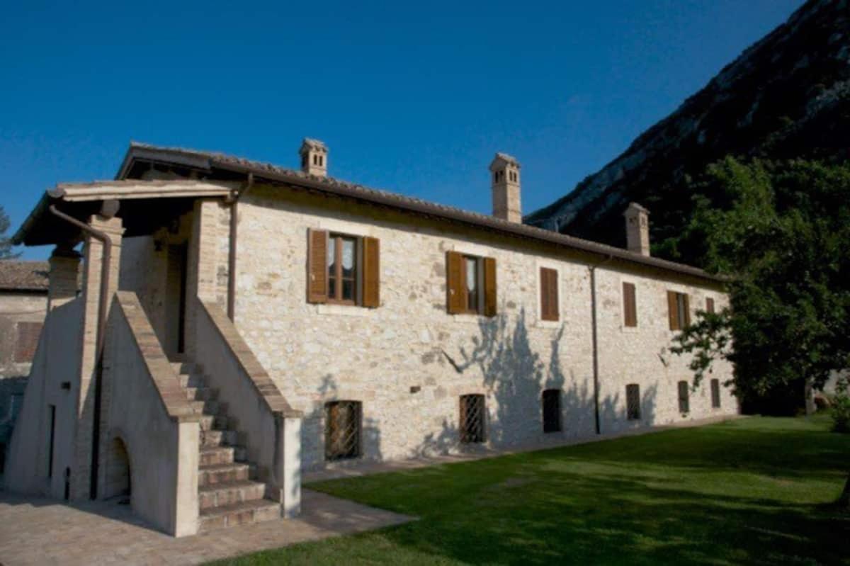 Casa Ridente Nella Valle Del Menotre Con Giardino Pale Bagian luar foto