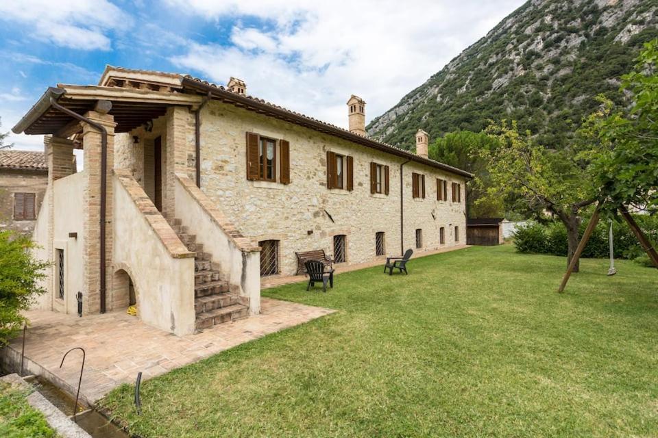 Casa Ridente Nella Valle Del Menotre Con Giardino Pale Bagian luar foto