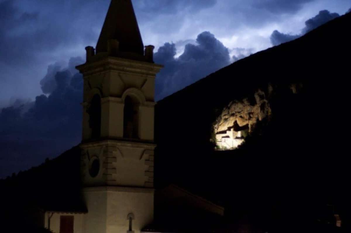 Casa Ridente Nella Valle Del Menotre Con Giardino Pale Bagian luar foto